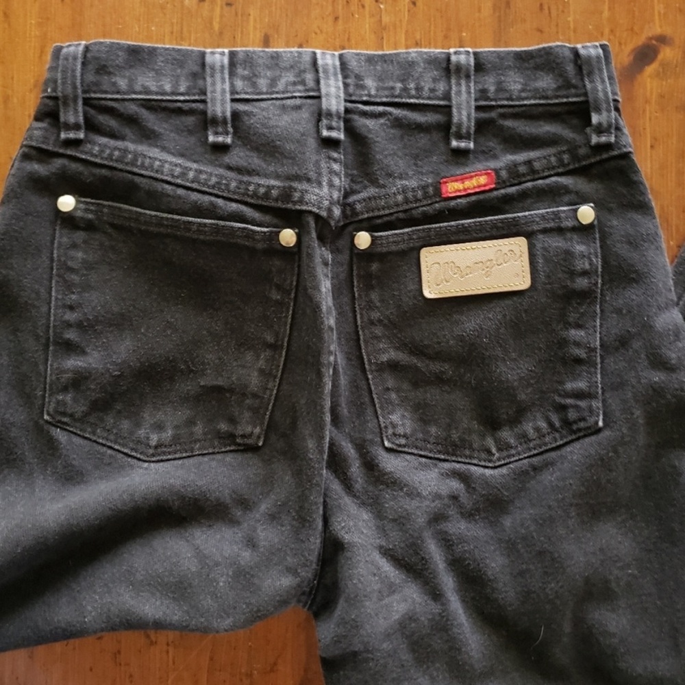 Wrangler mom jean black highrise straight 28